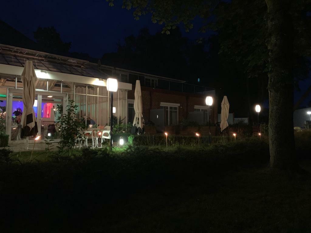 Hotel Seegarten Gmbh Бармштедт Экстерьер фото